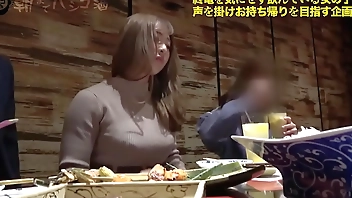 【勃ちの悪い方必見】乳圧パイズリ&締まり抜群すぎてチ●コ暴発不可避！「まだ我慢して！頑張れるよね？？」鍛え抜かれたカラダをビクンビクンに仰け反り絶頂！朝まで超アクロバティックにイキまくる！！！：朝までハシゴ酒109 in 蒲田駅周辺の高画質フル動画はURLをコピペで⇛https://is.gd/LCBxmH