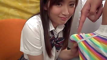 10分暗記で全問正解で10万円！目指せJK暗記王！ムチムチJKさとみ。公園で遊ぶ事にハマる健やかJK、暗記開始と共にバイブで邪魔するがほぼ無抵抗のウェルカム状態。解答中に自分で電マをマ○コに押し当てだす。不正解でSEX決定！待ってましたと喜びだし…