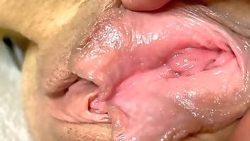 Close Up he Playing with my Juice Pussy