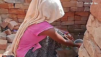 बर्तन धो रही थी मेरे पति को जोश आया मुझे कमरे में ले जाकर चोद  दिया बेस्ट इंडियन सेक्स वीडियो हिंदी