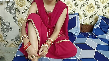 Bhabhi Ne Chduai ke Maje liye Apne Devar Se  Indian desi bhabhi fucked her dever late night fucking village beautiful bhabhi hindi audio