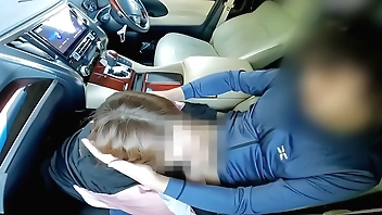 旦那とジムに来て、途中抜け出し不倫男とカーセックス