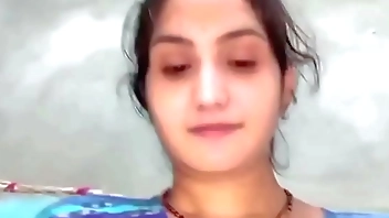 Panjabi girl ko uske boyfriend ne uske Ghar me aaker choda