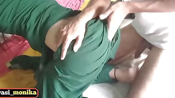 चोद चोद कर मेरी चूत को फाड़ दो अंकित।हिंदू आशिक़ ने मुस्लिम भाभी की पलंग तोड़ चुदाई की।