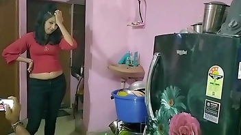 भारतीय नई मॉडल को फिल्म निर्देशक ने चोदा! हिंदी मॉडल सेक्स