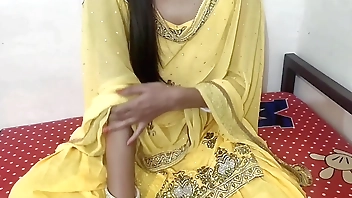 Cheating Indian Bhabhi Gets her Big Ass Fucked By Devar Indian Village Desi Bhabhi Ki Devar ke Sath Mast Desi Chudai xxx