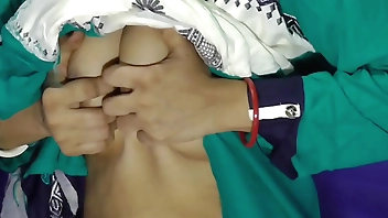 इन्डियन भाभी को बयफ्रेंड्स ने जबरदस्त चोदा