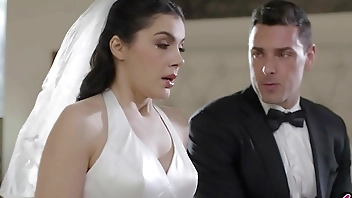Italian bride Valentina Nappi buttplugged on the day of the wedding