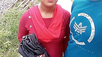 रास्ते में मुलाकात हुई लडकी को घर बुलाकर चुदाई