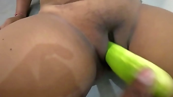 निहारिका भाभी ने खीरा ले लिया उसके बाद चूदी