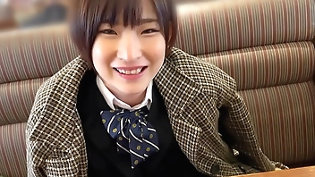 ラン(18)吹奏楽部【現○都立高○3○生】【ショートカット女子】【純真無垢な白桃ヒップ】【即濡れ剛毛マ○コに中出し】【スケスケレースの黒兎コスで2回戦】【最後はお風呂でお掃除フェラ抜き】 Part1