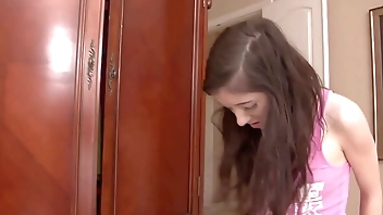 Bigcock fucks step daughter