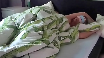 Amateur couple morning sex where husband is waking up his wife with fingers and dick LOUD MOANING