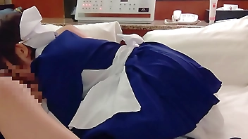 かわいいナースのコスプレの女の子にしゃぶられたい 素人撮影 クンニ 中出し