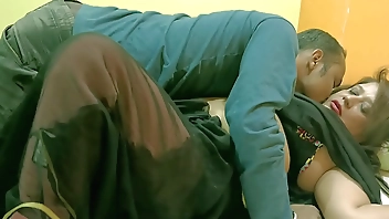 बड़े पैसे के लिए सुंदर महोदया कमबख्त लेकिन उसे कुछ नहीं मिला !! हिंदी रियलिटी सेक्स