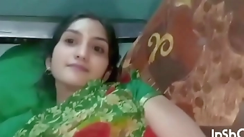 ललिता भाभी की उसके साथ पढ़ने वाली बॉयफ्रेंड ने उसके घर में आकर ही चुदाई की