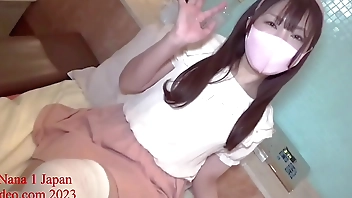 清楚ワンピースの女の子の誘惑SEX