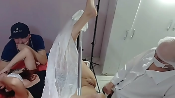 Marido ela esposa pro exame e doutor fica exitado