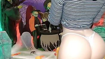 I fucked my Stepdaughter with a big ass and put my cock without a condom in her anus on Halloween night