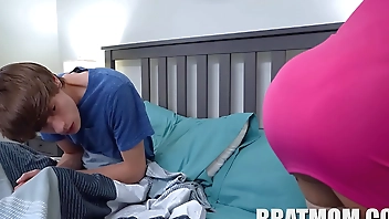 Stepmom And I Have Breakfast In Bed Brittany Andrews, Chris Lockwood