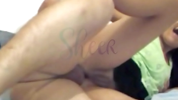 ¡Ay, me equivoqué de hoyo y hasta le salió un pedote a la primera metida.. Y sus gritos sólo hacian que le dé más duro por el culo, fue el anal más doloroso de su vida y no es accidental.