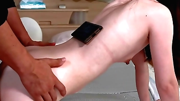 【素人】舞30代セックス大好きパイパン主婦。セックスが趣味の不倫妻はセックスが出来ず欲求不満全快です。早く中出しセックスがしたい貧乳パイパン不倫妻。