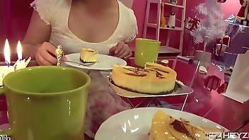 クリスマスは二人で～カワ彼女と彼氏目線でSEX～ - 小司あん　1