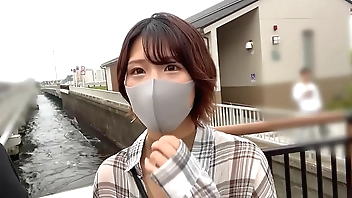 part1 おっぱい性人さきちゃん《Hカップの爆乳美容師と江の島でパコパコ生はめデート》初めての江の島を全力エンジョイスタイル抜群デカパイ美女とイチャラブデート/「えっちしたい」ホテインして即ベロキス→速攻生ハメで至高のデカ乳めがけて大量射精/エロコスに着替えて爆乳をばるんッばるんッと乱舞させながらイキまくりファ〇ク！担当スタイリストの子宮に直射中出しマーキング【しろうとハメ撮り】