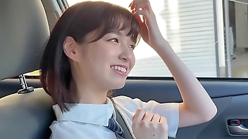 part1 すみれ(18)/『おうち行きたい』と自らエッチを希望しちゃう令和最強ポテンシャルJと初エッチ【1限目】海デートからの彼ピ宅で即エッチ！露になった美乳を揉み揉み＆舐め舐めしたらカチカチ乳首とチ●コが完成ｗ膣奥目掛けて振り下ろすガン突きピストンで絶頂SEX【2限目】射精したばっかなのにお掃除フェラで再勃起からの生チン挿入！2回戦目を感じさせない容赦ない突き上げピストン攻撃でたまらず大量中出し！