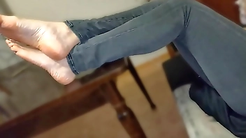 Real Sex Tape: I let his small Cock Rub Against my dirty smelly feet