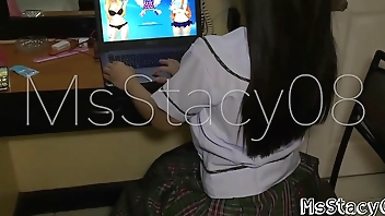 Manlalarong Pinay na Estudyante Nilabasan ng Maraming Orgasm Mula Sa Puki