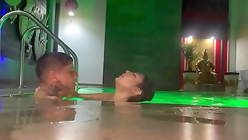 Duro Sexo Con Una colombiana  En Un Motel Lujoso