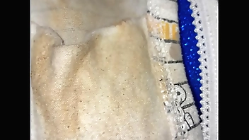 Calzon muy sucio de mi vecina
