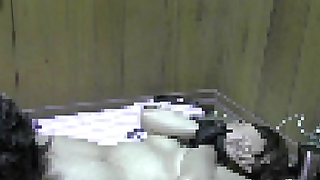 手マンとクンニされて、イってしまう淫乱アラフィフ熟女