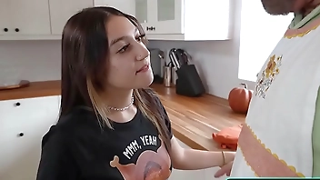 I know my stepdaddy cant resist my pussy