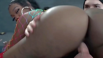 Undercover Cop Fucks Big Booty Ebony Suspect for Hoe Activities