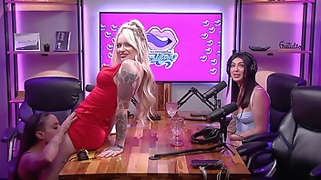 The hot blonde took off her clothes in the studio