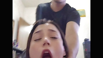 Call me a bitch and fuck my pussy! (FALL ON THE NET) Beautiful Young Girl Moaning Loudly and Asking for Cock until she Enjoys and Gets Milk!
