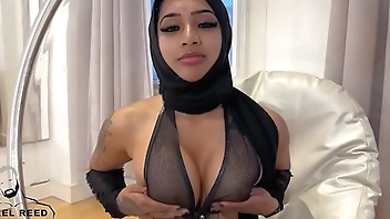 ARABIAN MUSLIM GIRL WITH HIJAB FUCKED HARD BY WITH MUSCLE MAN